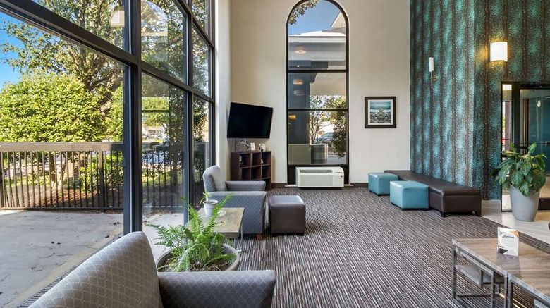 <b>Quality Inn Lobby</b>. Images powered by <a href="https://iceportal.shijigroup.com/" title="IcePortal" target="_blank">IcePortal</a>.