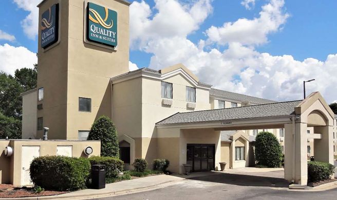 Quality Inn and Suites Raleigh North Exterior