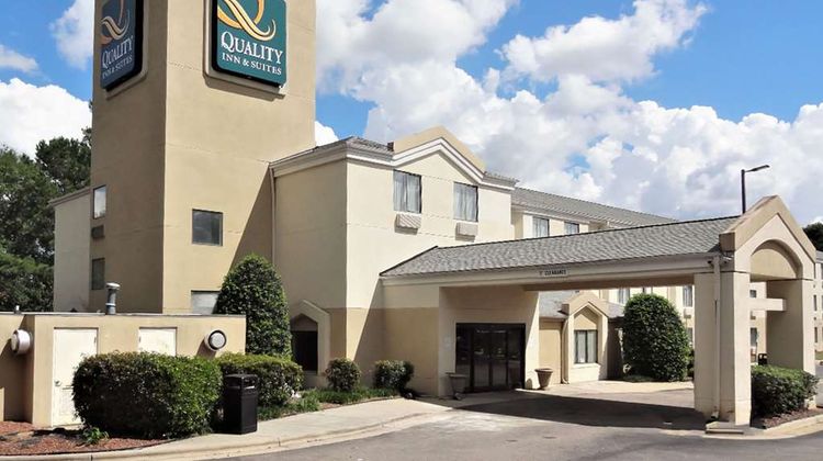 Quality Inn and Suites Raleigh North Exterior