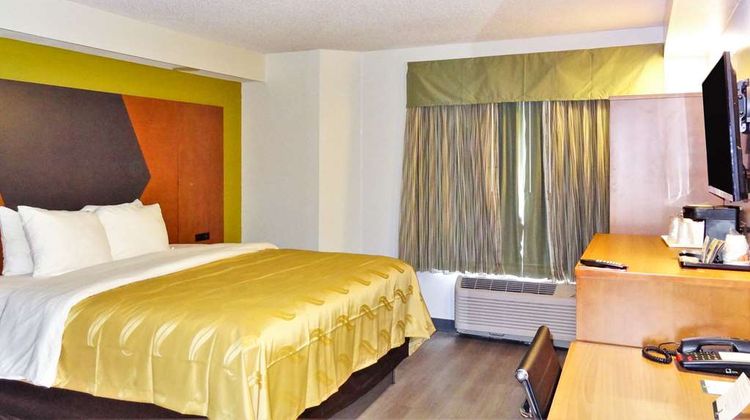 Quality Inn and Suites Raleigh North Room