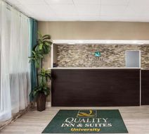 Quality Inn & Suites Charlotte Lobby