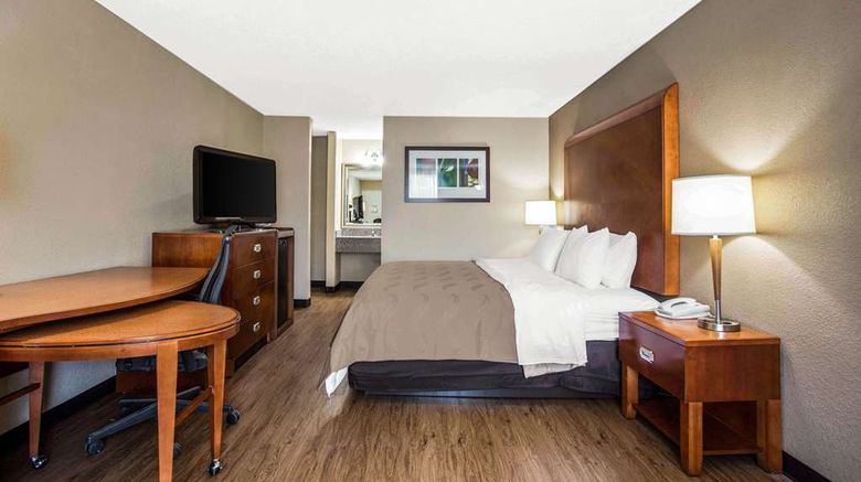 <b>Quality Inn & Suites Charlotte Room</b>. Images powered by <a href="https://iceportal.shijigroup.com/" title="IcePortal" target="_blank">IcePortal</a>.