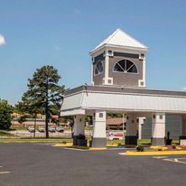 Quality Inn & Suites Charlotte