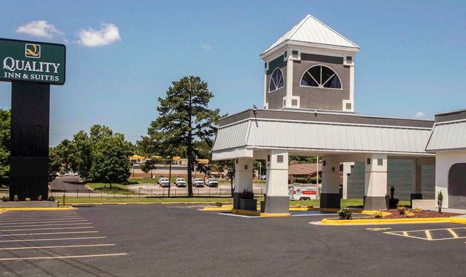 Quality Inn & Suites Charlotte Exterior