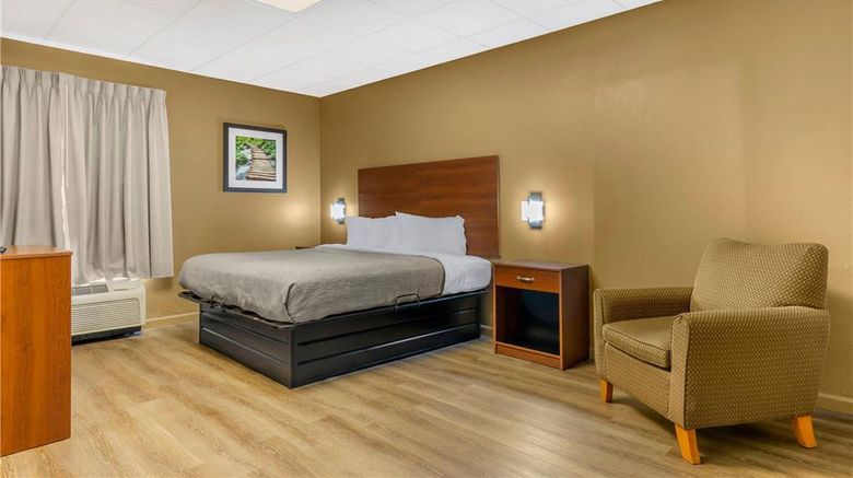 <b>Quality Inn Lumberton Suite</b>. Images powered by <a href="https://iceportal.shijigroup.com/" title="IcePortal" target="_blank">IcePortal</a>.