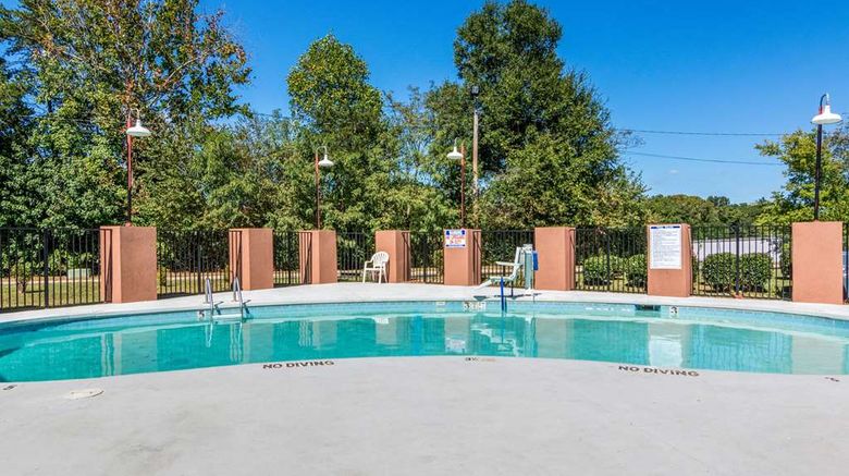 <b>Econo Lodge Gastonia Pool</b>. Images powered by <a href="https://iceportal.shijigroup.com/" title="IcePortal" target="_blank">IcePortal</a>.