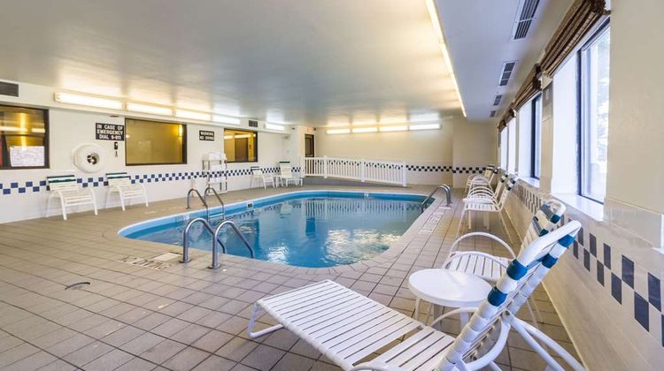 Quality Inn Pool