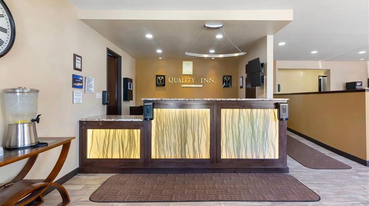 Quality Inn Lobby