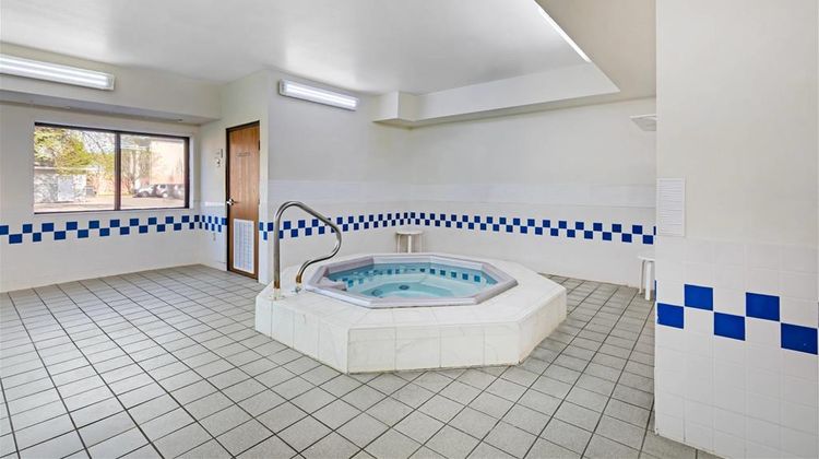 Quality Inn Pool