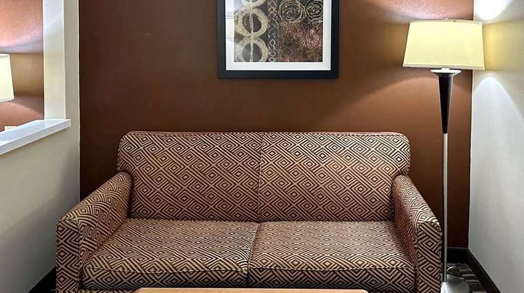 Quality Suites Fargo Suite