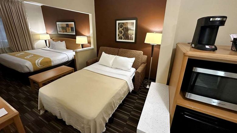 <b>Quality Suites Fargo Suite</b>. Images powered by <a href="https://iceportal.shijigroup.com/" title="IcePortal" target="_blank">IcePortal</a>.