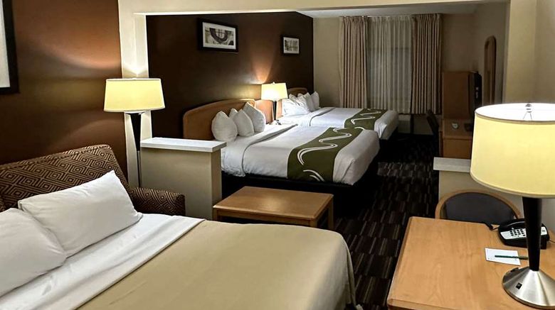 <b>Quality Suites Fargo Suite</b>. Images powered by <a href="https://iceportal.shijigroup.com/" title="IcePortal" target="_blank">IcePortal</a>.