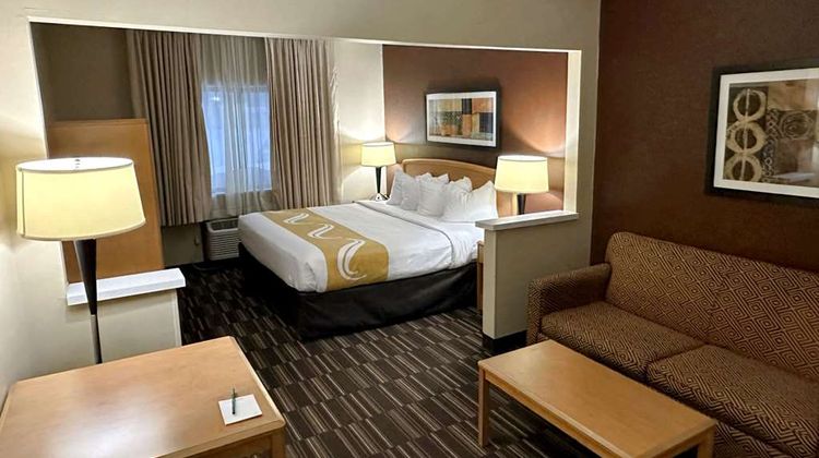 Quality Suites Fargo Suite