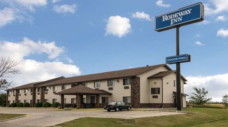 <b>Rodeway Inn Wahpeton Exterior</b>. Images powered by <a href="https://iceportal.shijigroup.com/" title="IcePortal" target="_blank">IcePortal</a>.