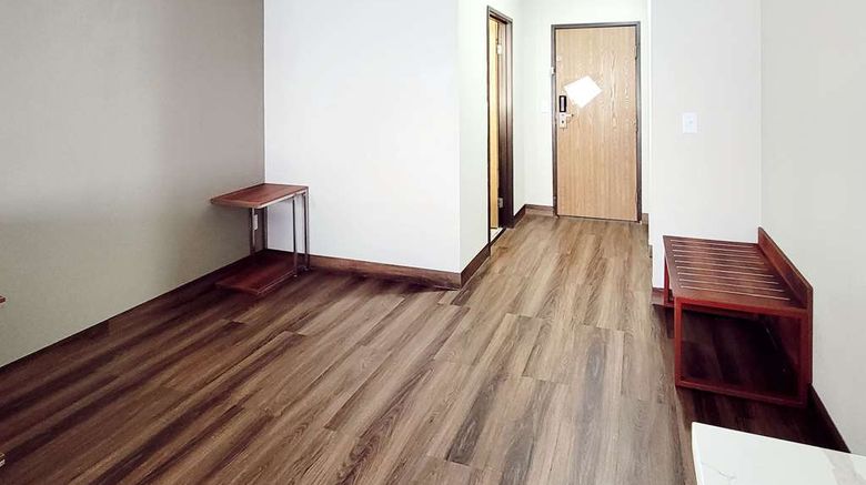 <b>Econo Lodge Fargo West Acres Suite</b>. Images powered by <a href="https://iceportal.shijigroup.com/" title="IcePortal" target="_blank">IcePortal</a>.