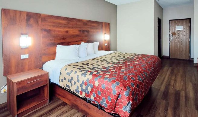 Econo Lodge Fargo West Acres Room