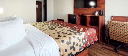 Econo Lodge Fargo West Acres Room