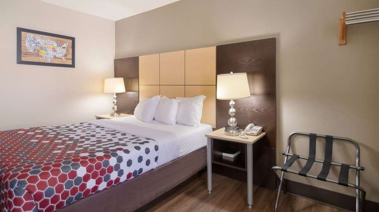 Econo Lodge Grand Forks Room