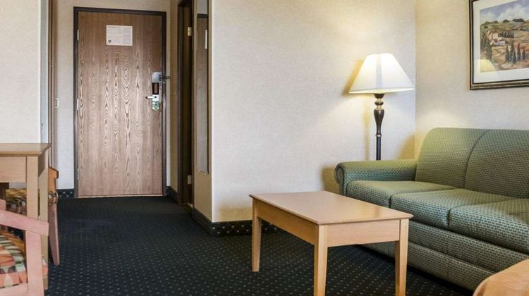 Comfort Inn Jamestown Suite