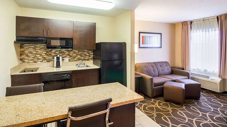 <b>MainStay Suites Suite</b>. Images powered by <a href="https://iceportal.shijigroup.com/" title="IcePortal" target="_blank">IcePortal</a>.