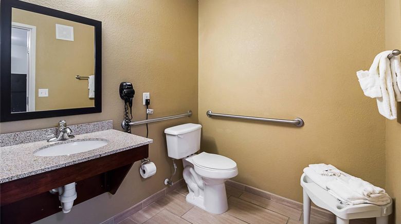 <b>MainStay Suites Room</b>. Images powered by <a href="https://iceportal.shijigroup.com/" title="IcePortal" target="_blank">IcePortal</a>.