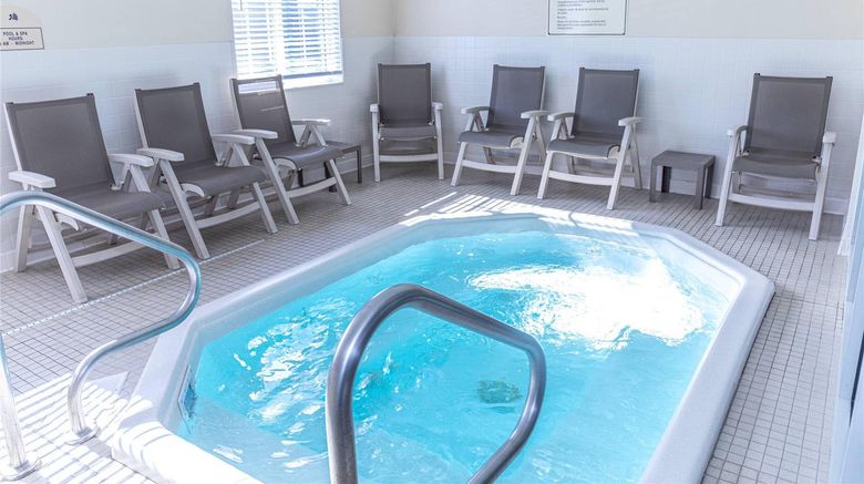 <b>MainStay Suites Pool</b>. Images powered by <a href="https://iceportal.shijigroup.com/" title="IcePortal" target="_blank">IcePortal</a>.