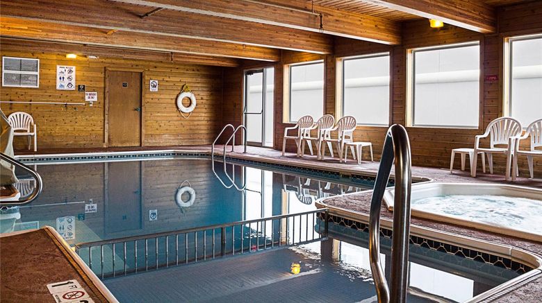 <b>MainStay Suites Pool</b>. Images powered by <a href="https://iceportal.shijigroup.com/" title="IcePortal" target="_blank">IcePortal</a>.