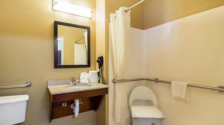 <b>MainStay Suites Room</b>. Images powered by <a href="https://iceportal.shijigroup.com/" title="IcePortal" target="_blank">IcePortal</a>.