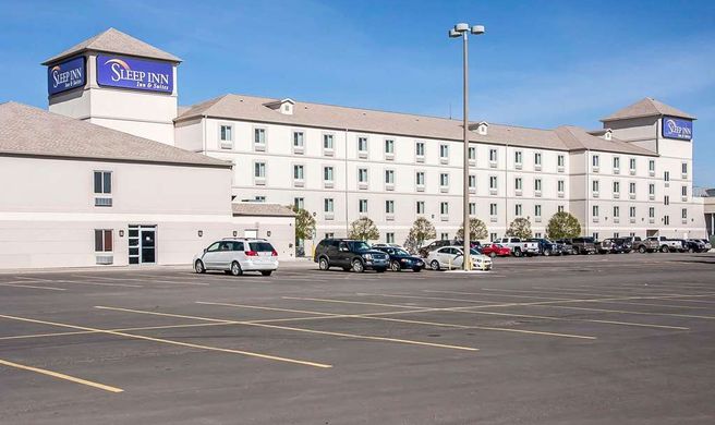 Sleep Inn & Suites Exterior