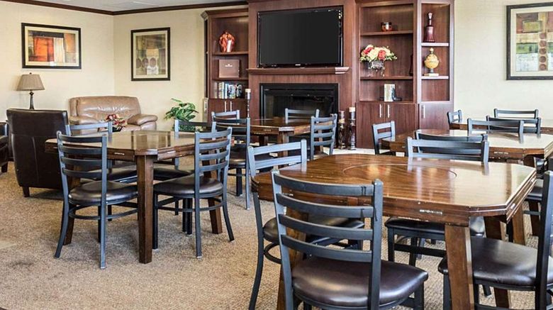 <b>Mainstay Suites Restaurant</b>. Images powered by <a href="https://iceportal.shijigroup.com/" title="IcePortal" target="_blank">IcePortal</a>.