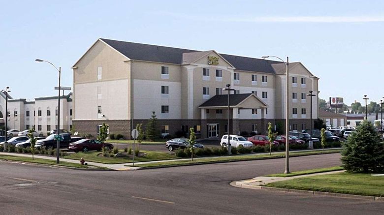 <b>Mainstay Suites Bismarck Exterior</b>. Images powered by <a href="https://iceportal.shijigroup.com/" title="IcePortal" target="_blank">IcePortal</a>.