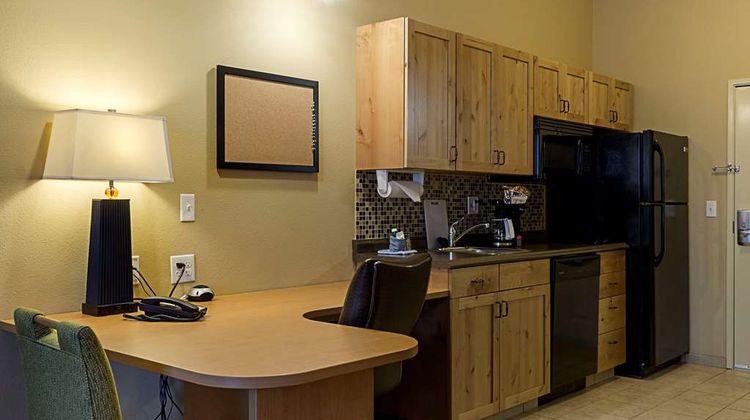 MainStay Suites Suite