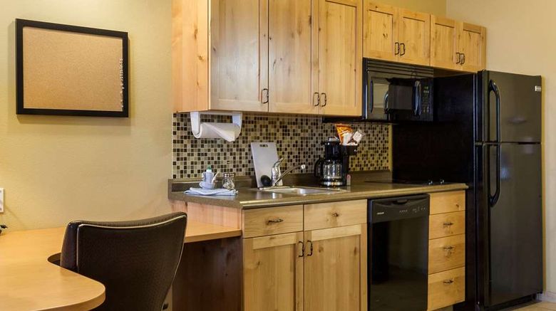 <b>MainStay Suites Suite</b>. Images powered by <a href="https://iceportal.shijigroup.com/" title="IcePortal" target="_blank">IcePortal</a>.