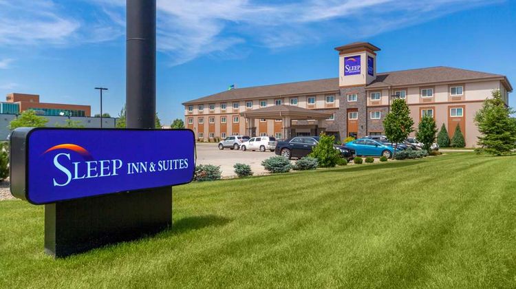 Sleep Inn & Suites, Bismarck Exterior