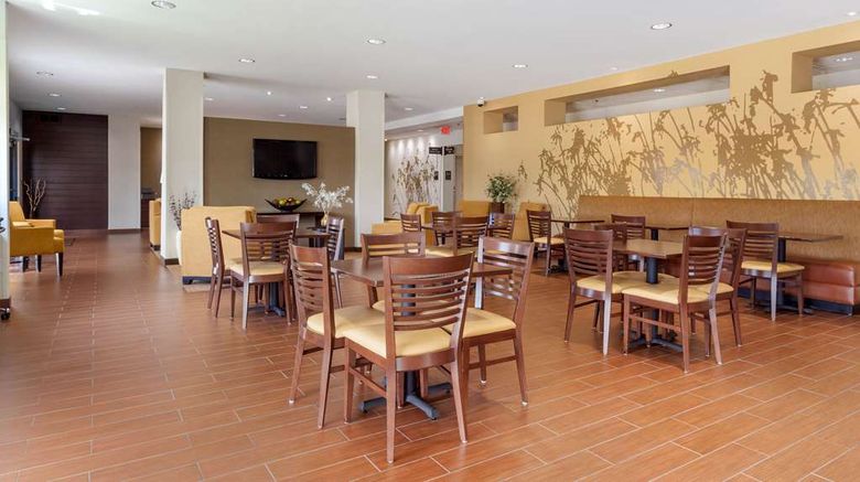 <b>Sleep Inn & Suites, Bismarck Restaurant</b>. Images powered by <a href="https://iceportal.shijigroup.com/" title="IcePortal" target="_blank">IcePortal</a>.
