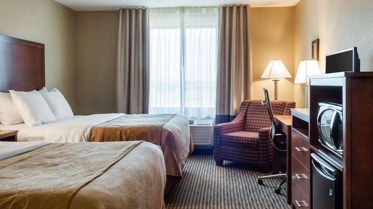 Comfort Inn and Suites Watford City Room