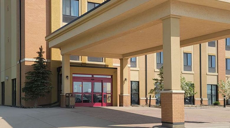 <b>Comfort Inn and Suites Watford City Exterior</b>. Images powered by <a href="https://iceportal.shijigroup.com/" title="IcePortal" target="_blank">IcePortal</a>.