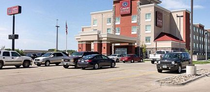 Comfort Suites Minot South Exterior