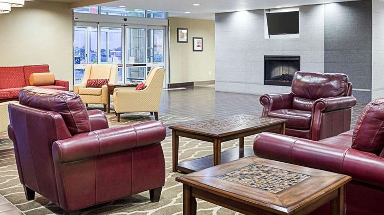 Comfort Suites Minot South Lobby