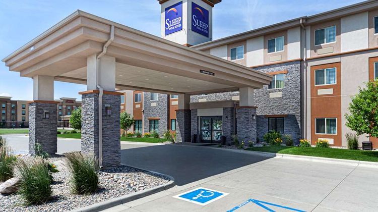 Sleep Inn & Suites Exterior