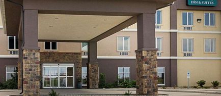 Quality Inn and Suites Minot North Exterior