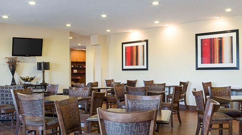 <b>Quality Inn and Suites Minot North Restaurant</b>. Images powered by <a href="https://iceportal.shijigroup.com/" title="IcePortal" target="_blank">IcePortal</a>.