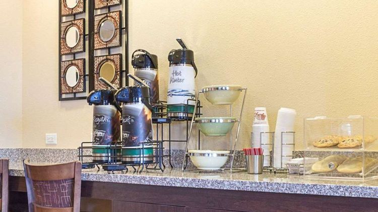 Quality Inn and Suites Minot North Restaurant