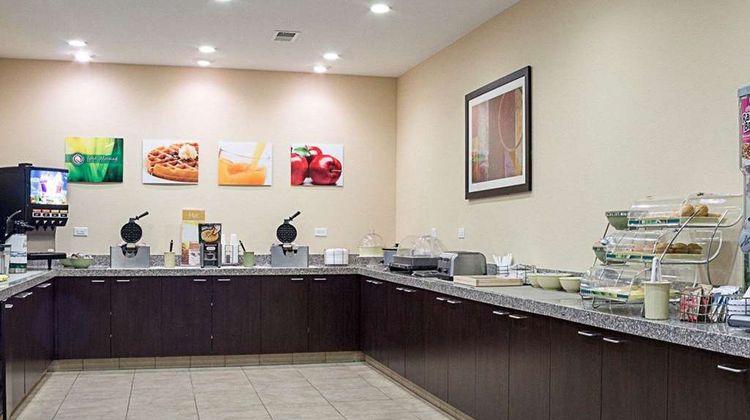 Quality Inn and Suites Minot North Restaurant