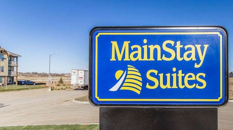 MainStay Suites Watford City Exterior
