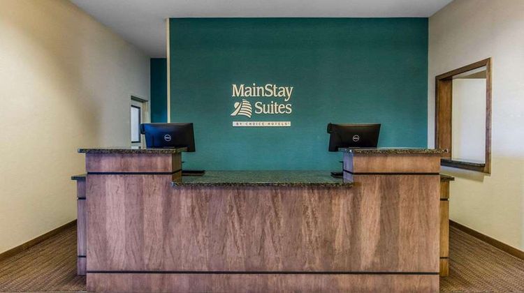 MainStay Suites Watford City Lobby
