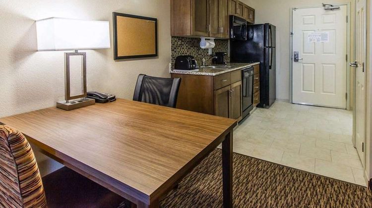 MainStay Suites Watford City Suite