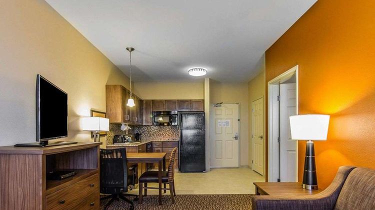 MainStay Suites Watford City Suite