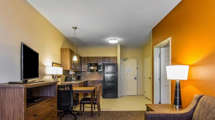 MainStay Suites Watford City Suite
