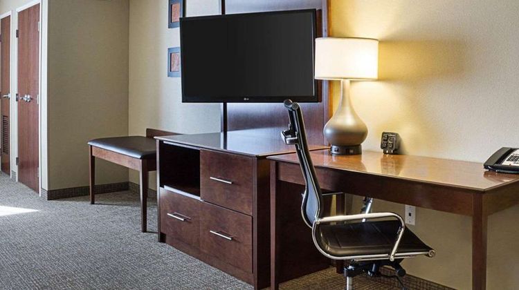 Comfort Suites Fargo Suite